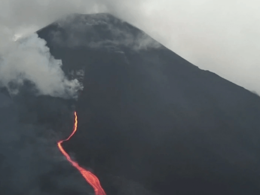 Satelitët mund të parashikojnë shpërthimin e vullkaneve