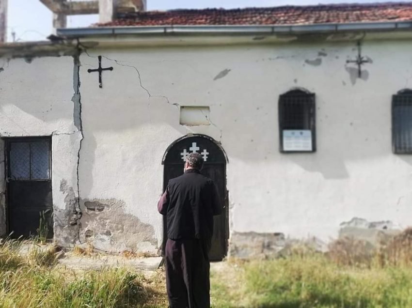 Dëmtohet Kisha Ortodokse në Kamenicë, Kastrati: Huliganizmi ndaj objekteve fetare është i papranueshëm