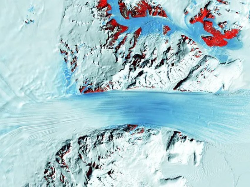 ​Antarktida drejt shkrirjes katastrofike nëse emetimet e karbonit nuk shkurtohen së shpejti