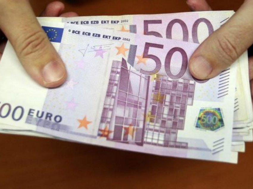 Nga nesër do ta keni të vështirë bartjen e mbi 10 mijë eurove kesh në Kosovë, ja rregullat e reja 