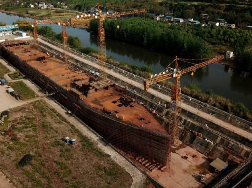 Kopja e Titanikut po ndërtohet me 23 ton çelik në Kinë