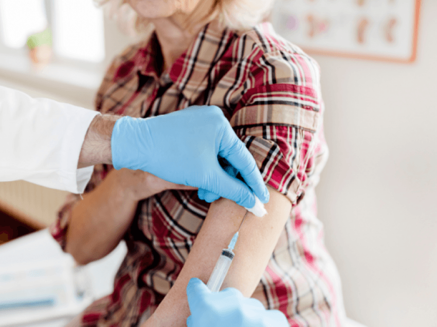Sa kohë pas vaksinës anti-COVID mund të përjetoni efekte anësore?