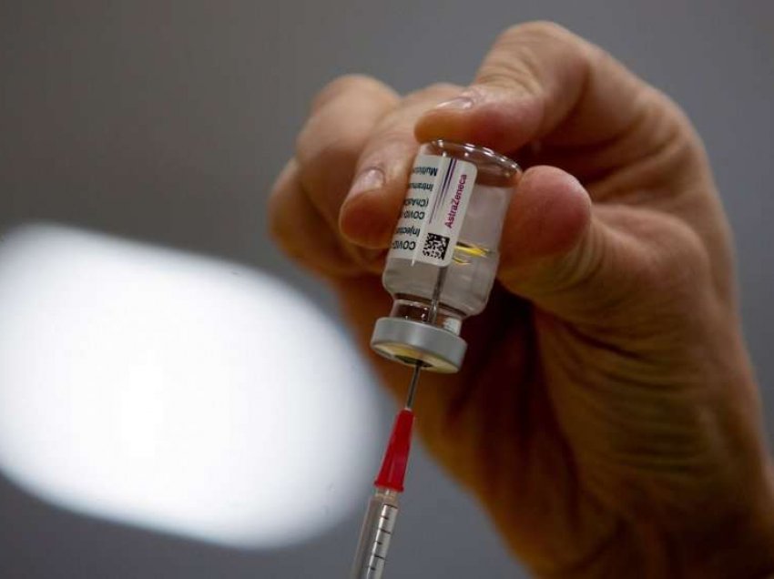 BE-ja kërkon gjoba të majme ndaj AstraZenecas, për vonesat në shpërndarjen e vaksinave
