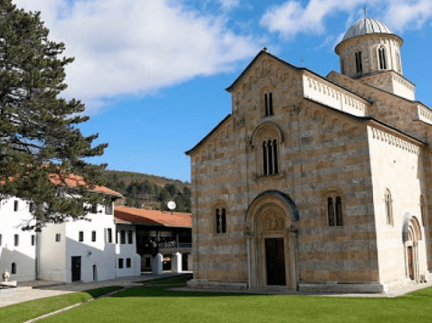 Udhëheqësit e Manastirit të Deçanit nuk pranojnë dialog me kryeministrin Kurti