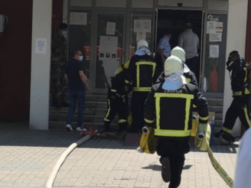 Shkup: Shpërthen zjarr në Klinikën për Radiologji, evakuohen të punësuarit dhe pacientët