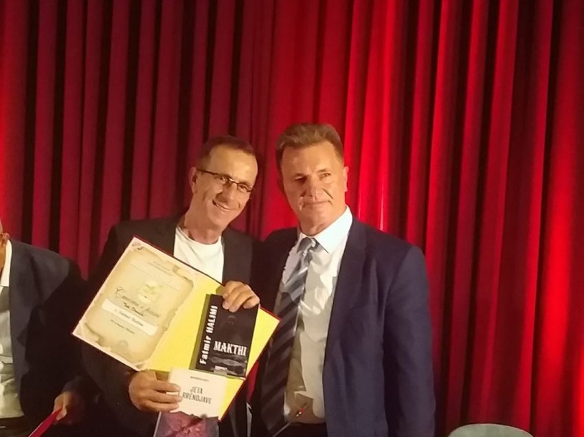 Romani “Makthi” fitoi çmimin e parë “Teki Dërvishi” në mitingun e poezisë në Gjakovë