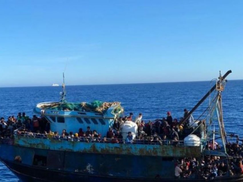 Autoritetet tuniziane ndalojnë 262 emigrantë, po tentonin të futeshin në Evropë