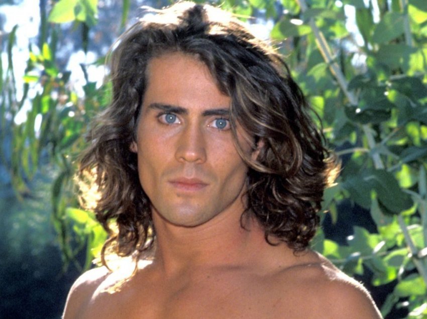 Vdes aktori i njohur Joe Lara i cili luajti personazhin e njohur ‘Tarzan’