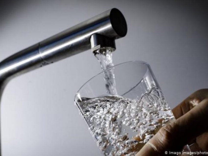 Fshati Përshevcë s’ka ujë të pijshëm! Autoritetet fajësojnë banorët