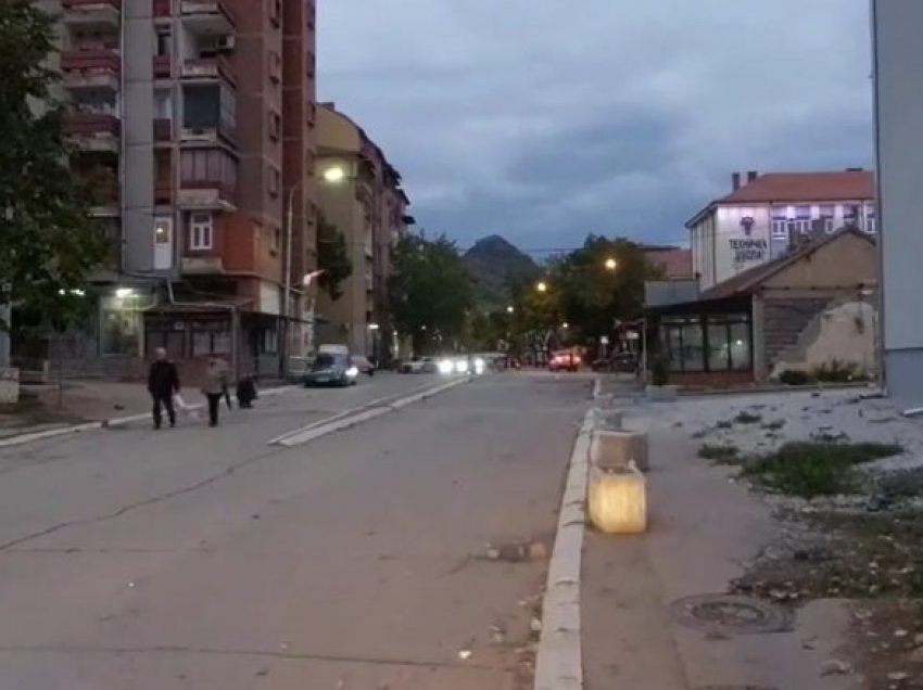 Dorëzohet në polici njëri nga të dyshuarit për vrasjen 25 vjeçarit në Mitrovicë