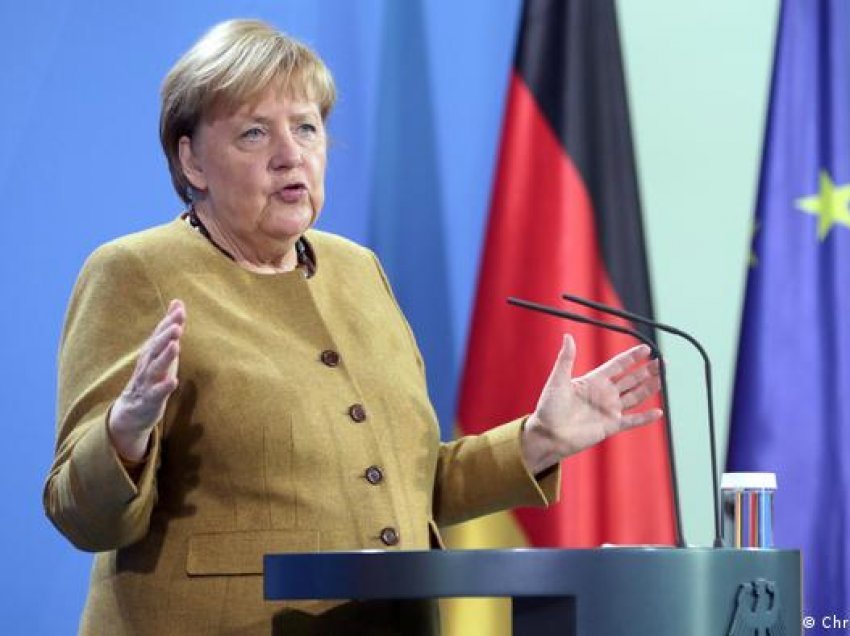 Merkel kërkon kufizime për të pavaksinuarit