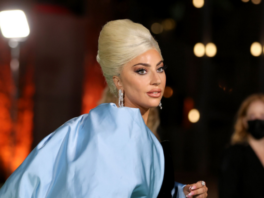 Lady Gaga tregon përjetimet e xhirimeve të filmit të ri për British Vogue