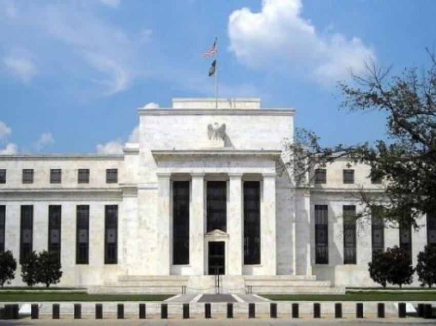 Banka Qendrore Amerikane planifikon uljen e mbështetjes monetare për ekonominë
