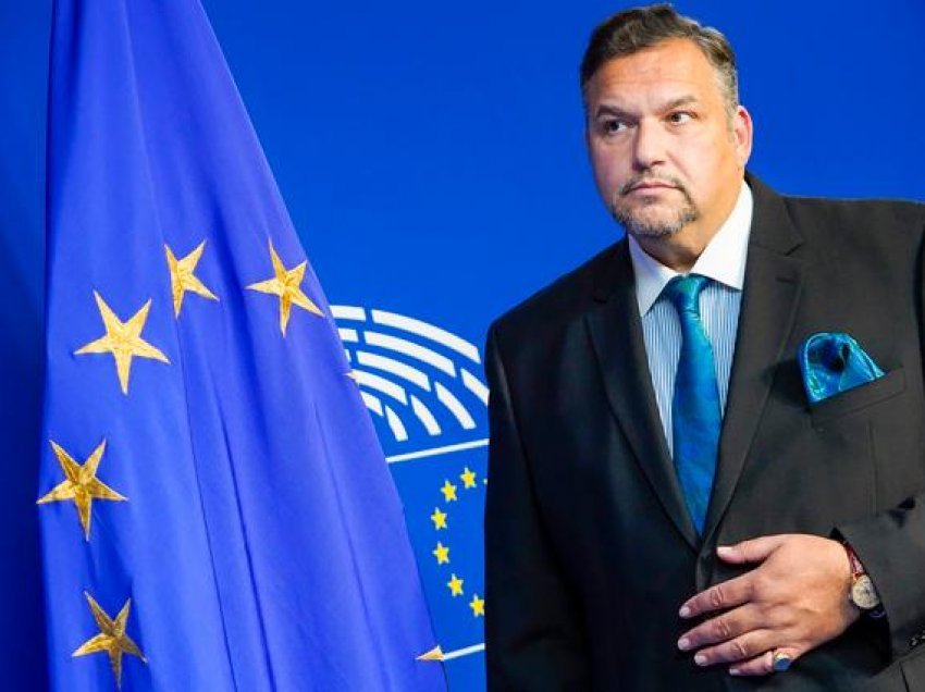 Euro-deputeti gjerman thirrje Qeverisë Kurti: Luftojeni korrupsionin e përhapur gjerësisht 