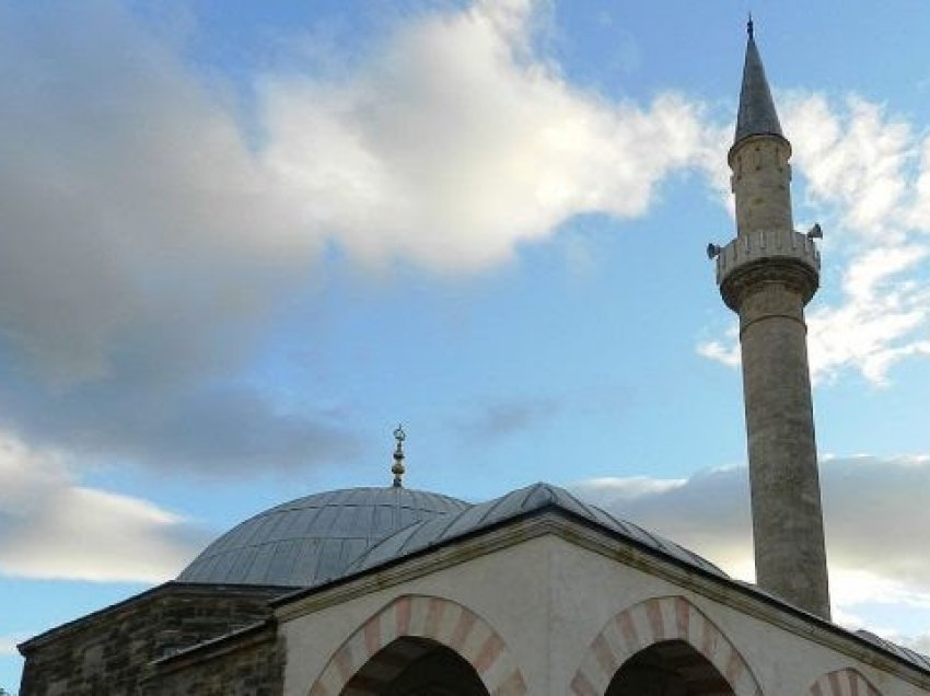 Gjakovë: ​Vjedhin para në xhami