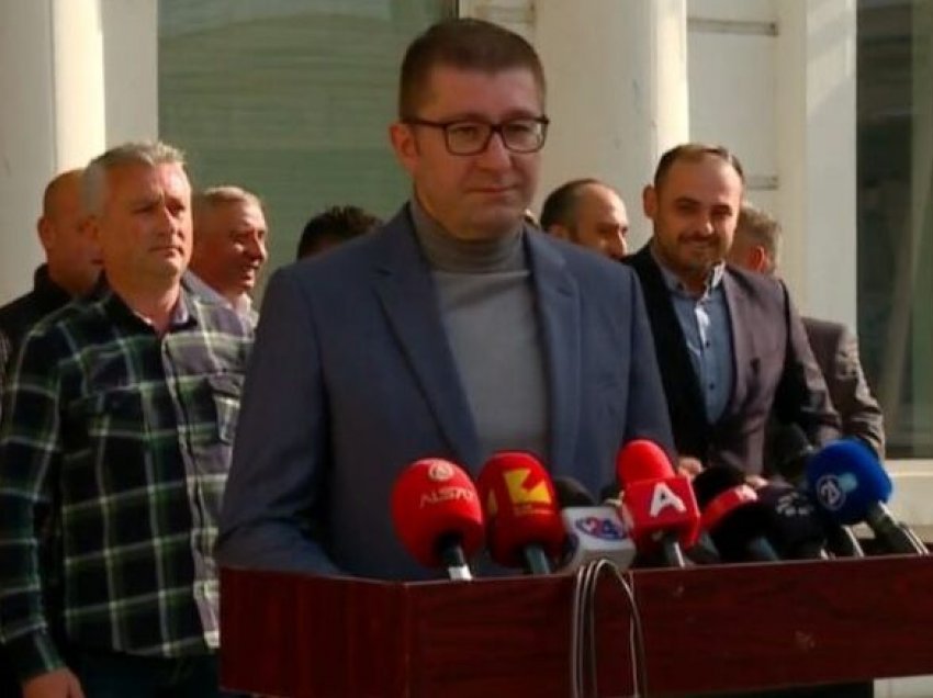 Paralajmëron Mickoski: Nëse Zaev deri ora 14:00 nuk dorëzon dorëheqjen, do të fillojmë procedurat për votë-besimin