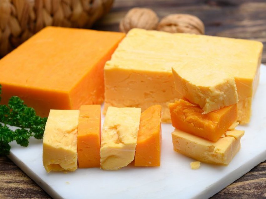 Cili është djathi më i shëndetshëm? Opsionet më të mira, sipas ekspertëve