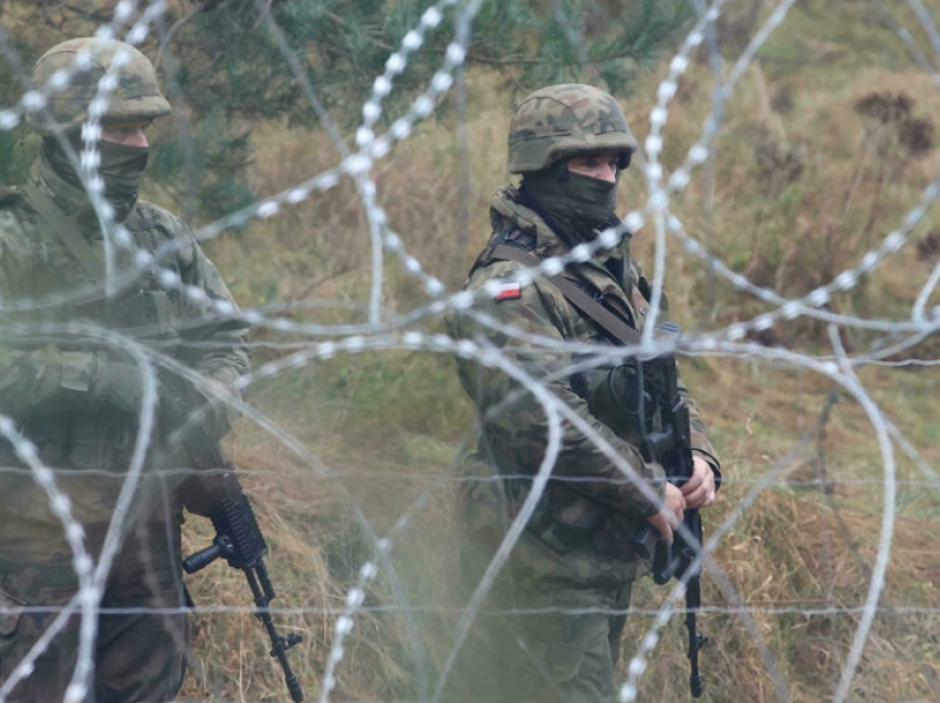 'Taktika' e emigrantëve të Bjellorusisë ndan BE-në për financimin e gardhit kufitar