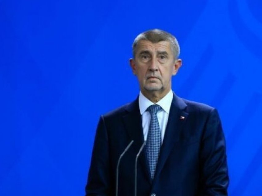 Pas humbjes në zgjedhje, kryeministri çek dhe qeveria japin dorëheqje