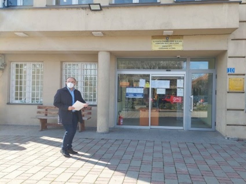​Imri Demelezi dorëzon në gjykatë padi për shpifje ndaj Sokol Halitit