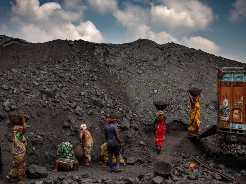 Qymyri, mjet mbijetese për të varfërit në Indi
