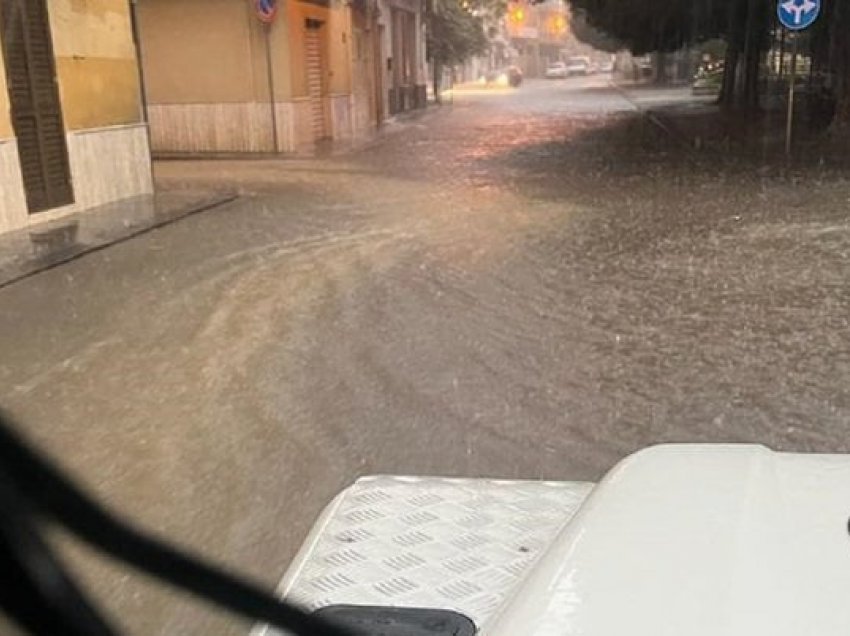Përmbytje e rrëshqitje toke, nuk ndalen katastrofat e motit në Sicili