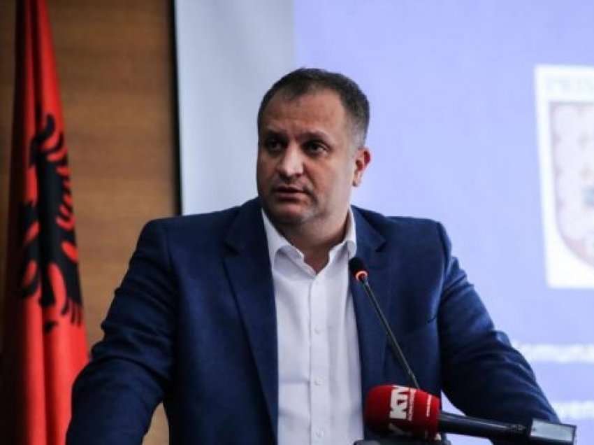 Shpend Ahmeti e vajton humbjen e Qëndron Kastratit