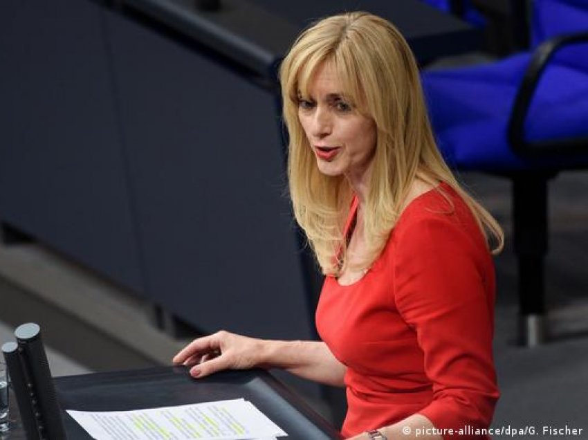 Deputetja gjermane: Nuk është logjike që qytetarët e Kosovës të mos kenë të drejtë të lëvizin pa viza 