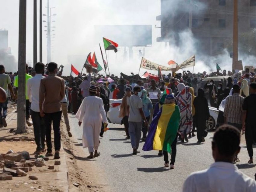 Sudan, forcat e sigurisë vrasin të paktën 5 protestues