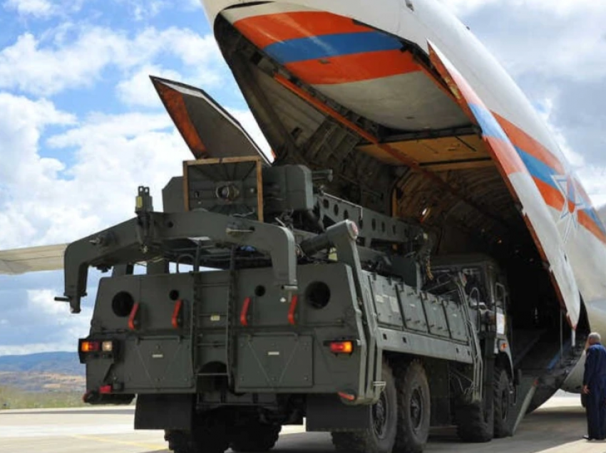 Rusia nis furnizimin e Indisë me sisteme të mbrojtjes nga raketat S-400