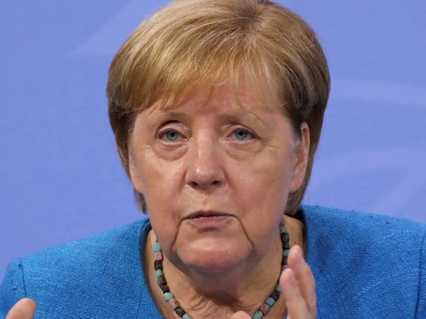 Merkel, thirrje gjermanëve të vaksinohen mes rritjes së infeksioneve me COVID