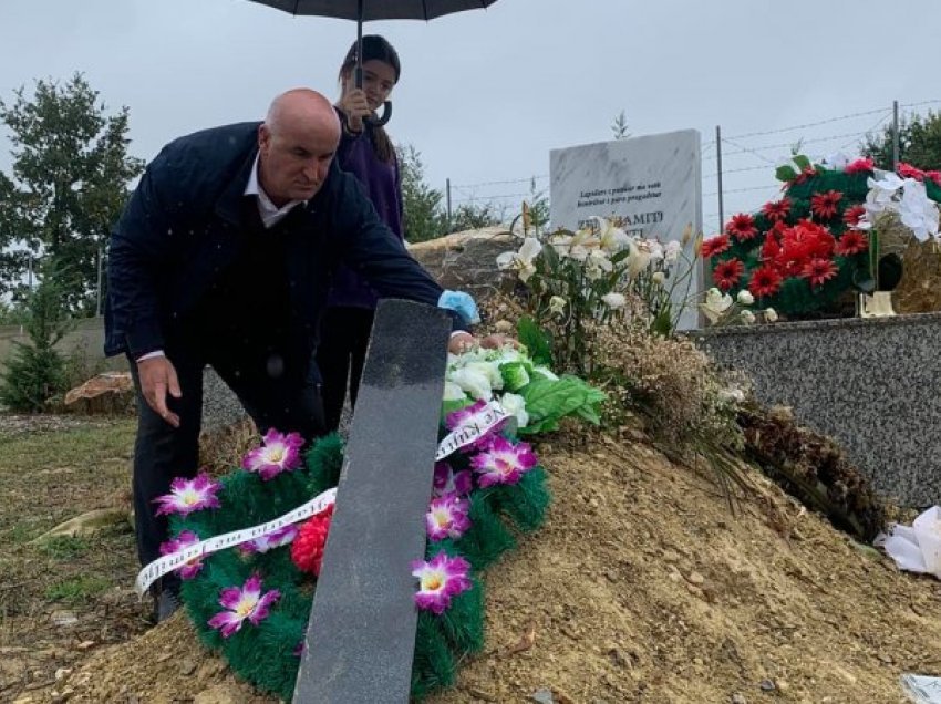 Sokol Haliti e nis ditën në varreza