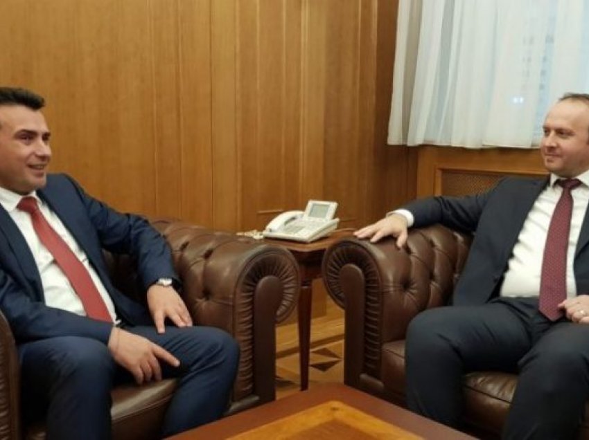 Zaevi zhvillon bisedë telefonike me Gashin, flitet për zgjerimin e shumicës parlamentare
