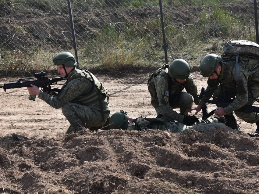 Instruktorë ushtarakë amerikanë stërvitën pjesëtarët e FSK-së për ndihmë mjekësore