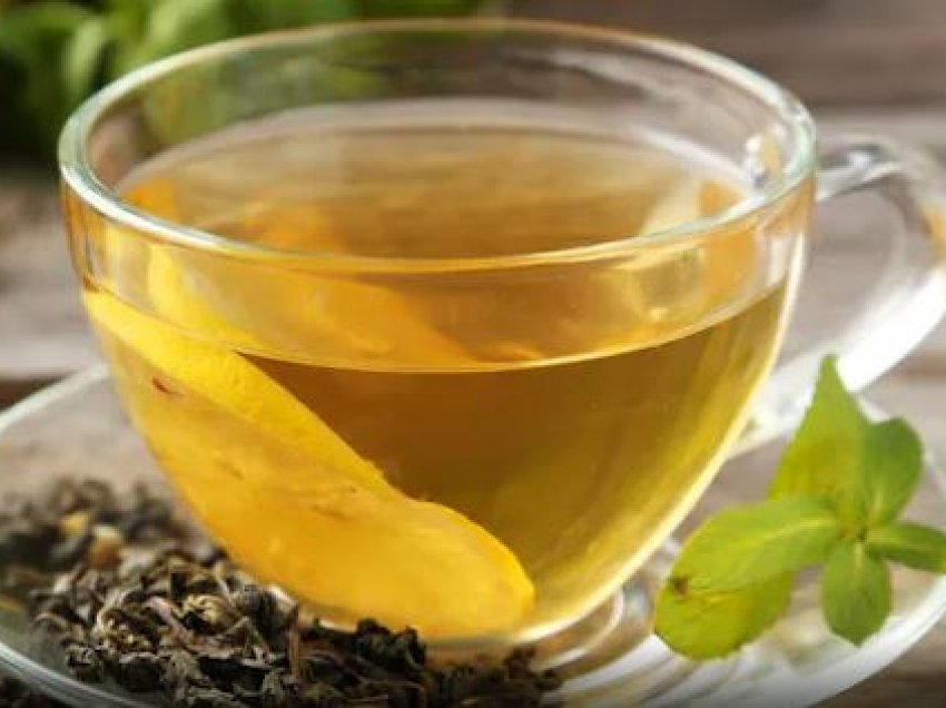 Zbuloni 3 arsyet pse duhet të pini çaj jeshil çdo natë para gjumit