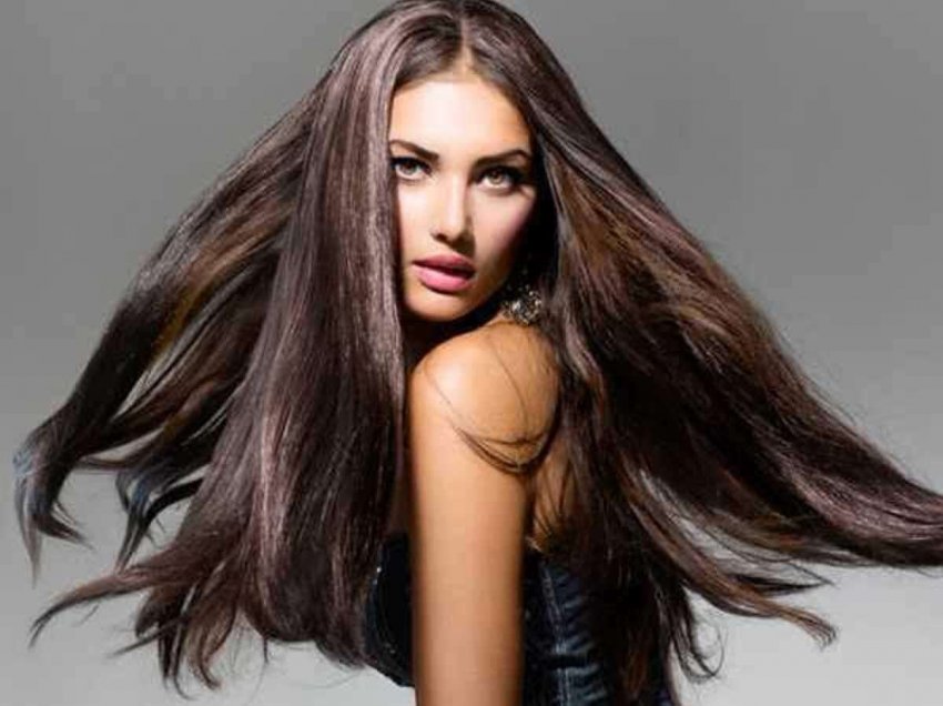 Sekreti për flokë të gjatë dhe të shëndetshëm pa pardorur trajtime apo maska