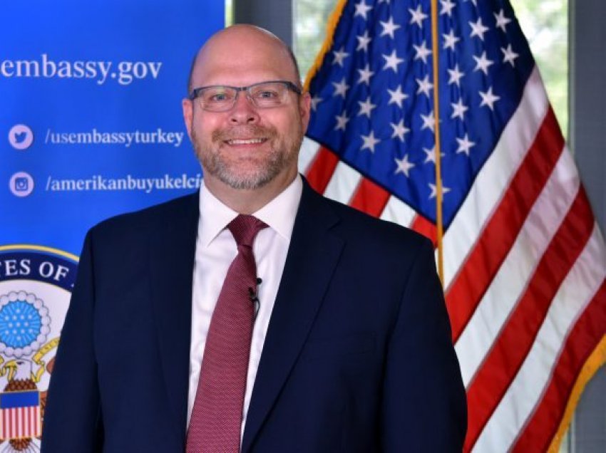 Senati konfirmon z. Jeffrey M. Hovenier në postin e ambasadorit amerikan në Kosovë