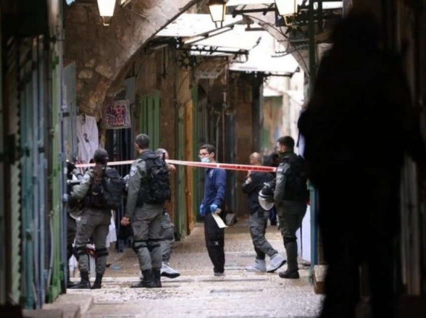 Të shtëna në Jerusalem, një person i armatosur vret një dhe plagos tre të tjerë