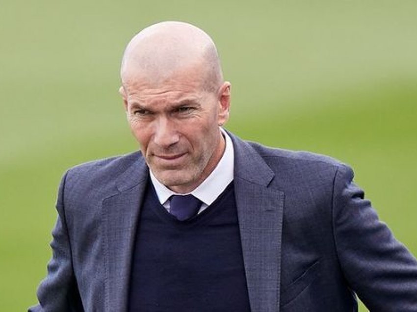 Zinedine Zidane po qëndron në pritje për postin menaxherial të PSG-së