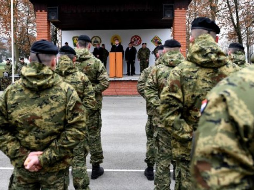 Presidenti kroat mesazh ushtarëve që po vijnë në Kosovë: Nuk besoj se ka rrezik, disa...!
