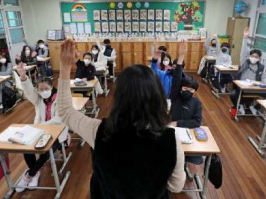 Adoleshentët rrisin rastet e Covid-19 në Korenë e Jugut përpara rihapjes së plotë të shkollave