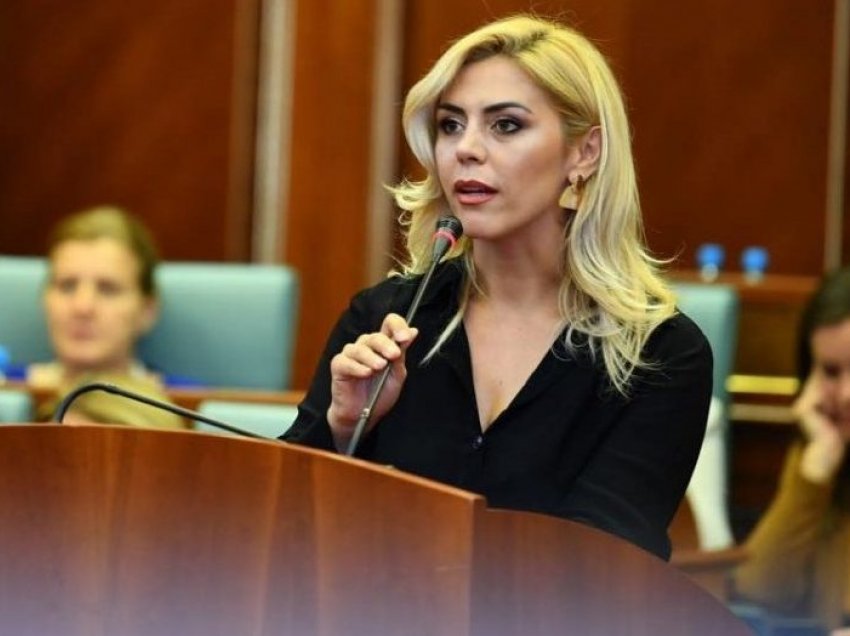 “Grup kriminal”/ Naim Miftari përsëri ‘godet’ Blerta Deliun: Shefat t’u po gjykohen në Hagë për vrasjen e shqiptarëve