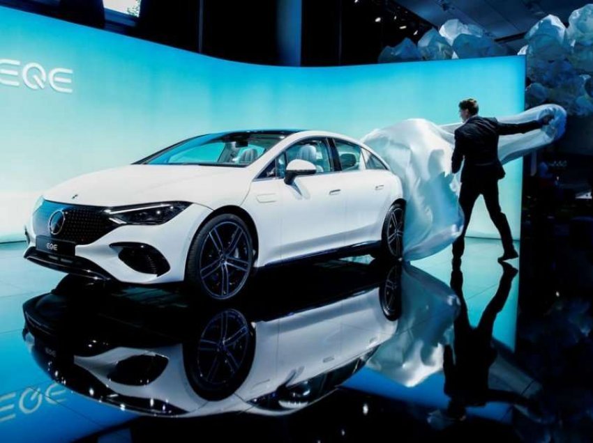 Daimler do të prodhojë motorin e parë elektrik në fabrikën e tij më të vjetër 
