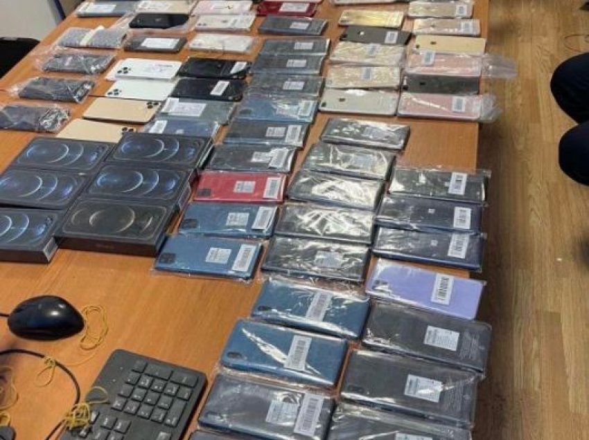 Dogana në aksion, konfiskohen rreth 200 telefona të mençur në Prishtinë