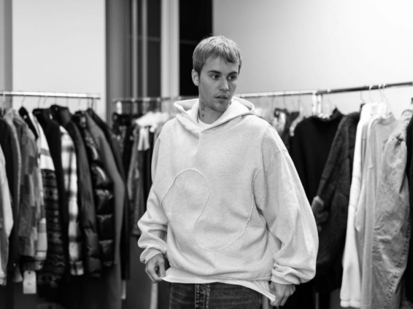 Justin Bieber shfaqet nga studio, diçka e re po vjen
