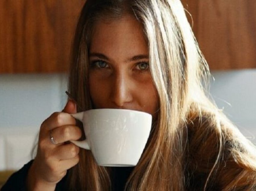 Një filxhan çaj ose kafe zvogëlon rrezikun e këtyre dy problemeve
