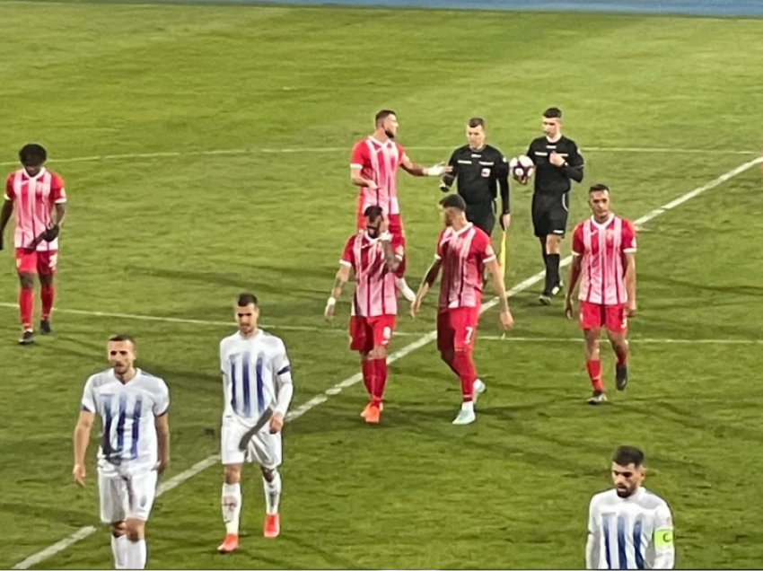 Tirana barazon me Skënderbeun