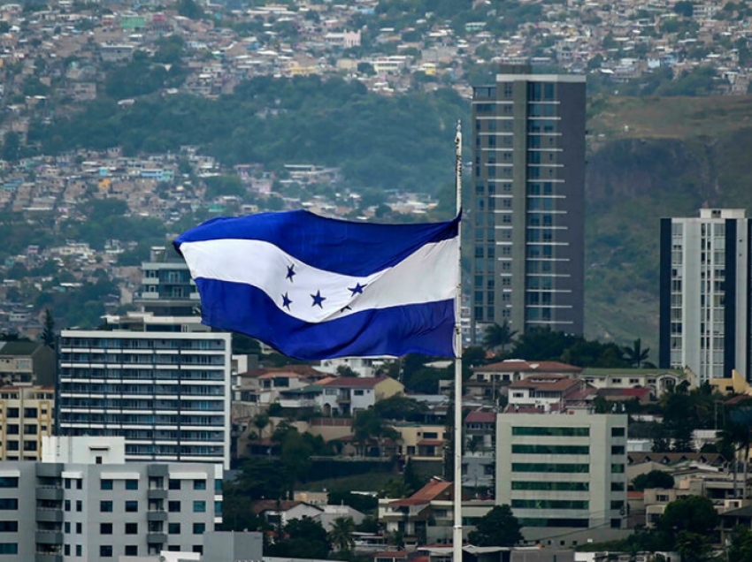 Hondurasit bëjnë thirrje për paqe në zgjedhjet e ngushta presidenciale