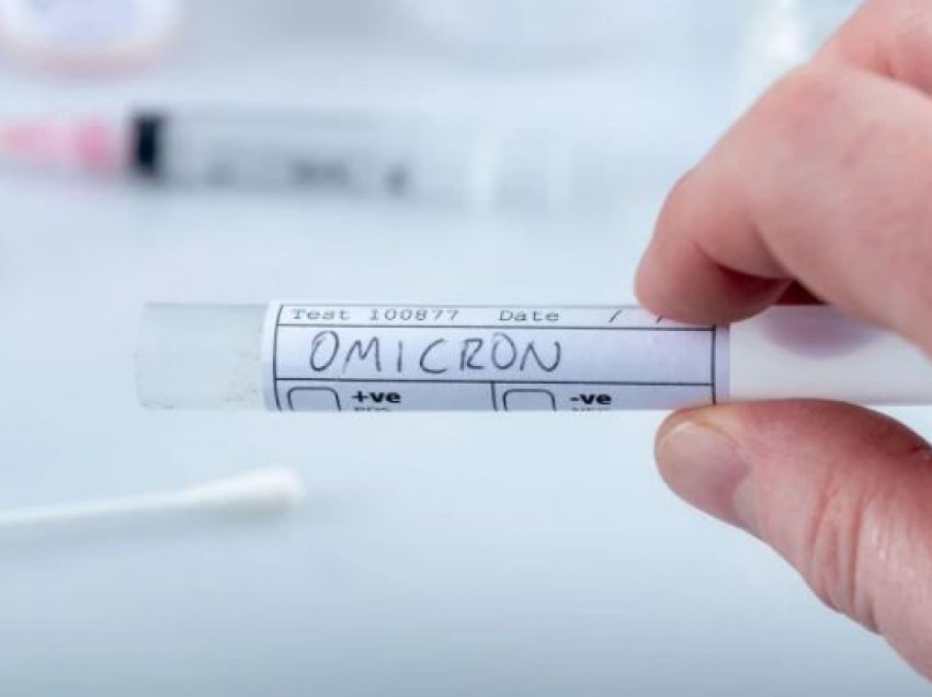 Tri doza të vaksinës janë efektive kundër Omicron