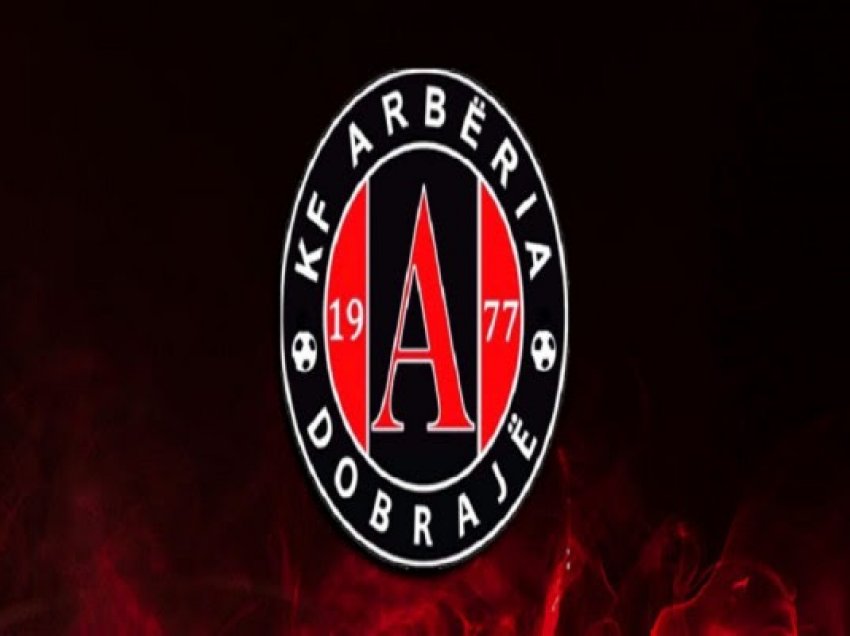 ​Jep dorëheqje kryesia e klubit të Arbërisë, klubi kalon në duart e kryesisë së fshatit Dobrajë